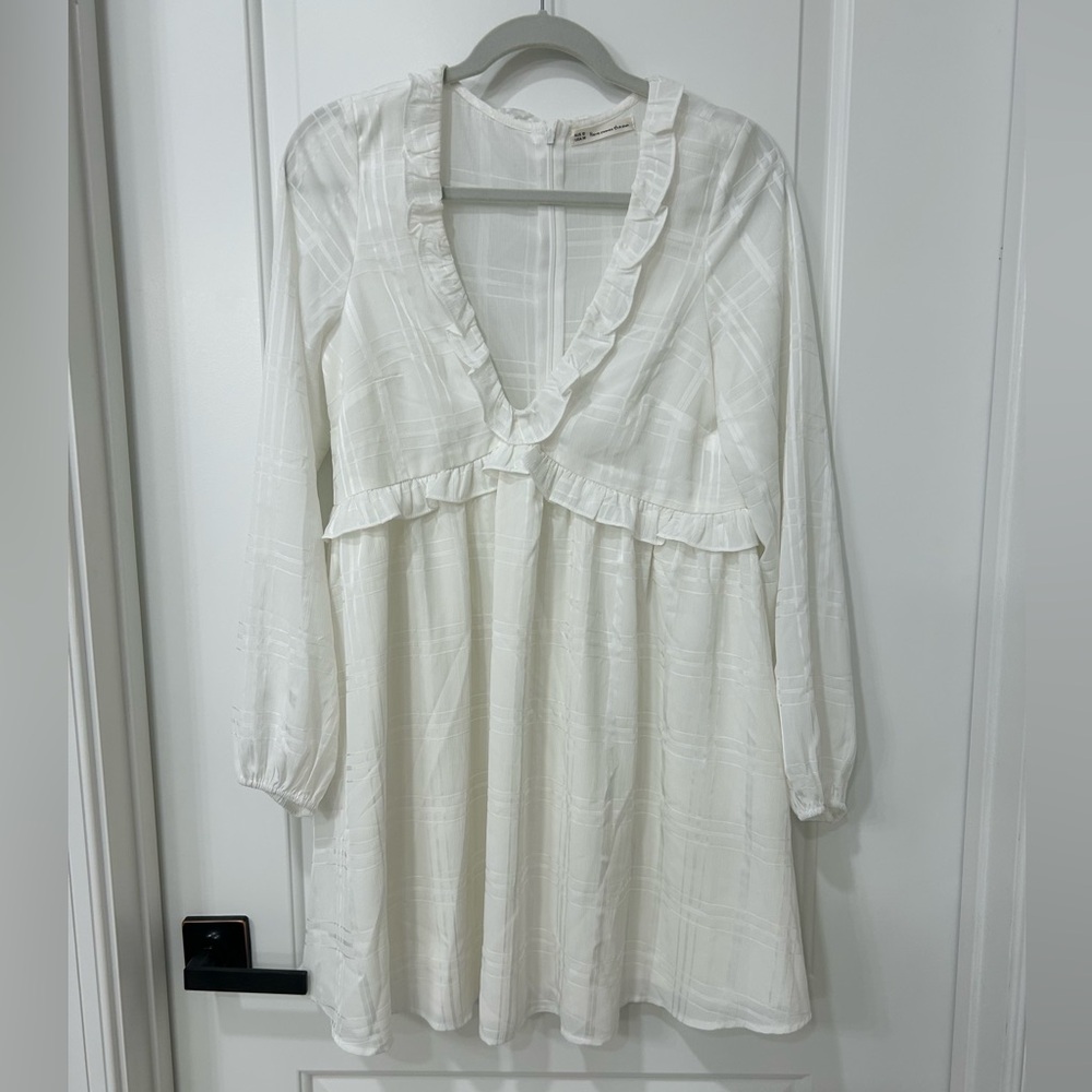 Women's White Long Sleeve Ruffle Detail Dress